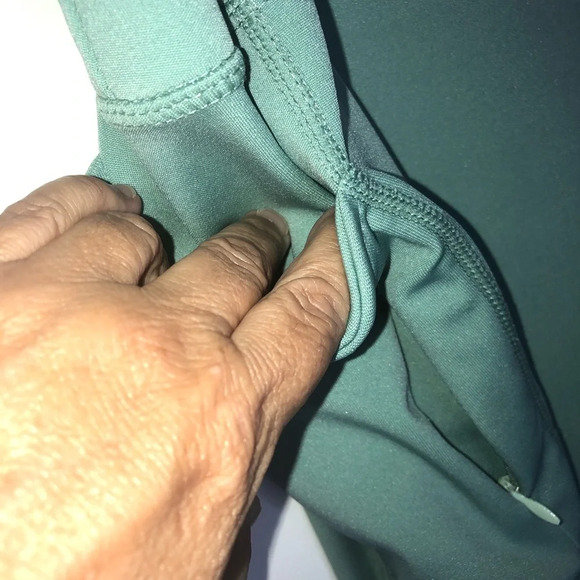 5/$25 
Adrienne Vittadini Sport Green Shorts 2X Pockets Bermuda Lightweight - Picture 5 of 10